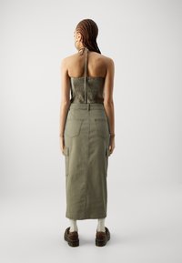 ONLY Pouzdrová sukně - khaki