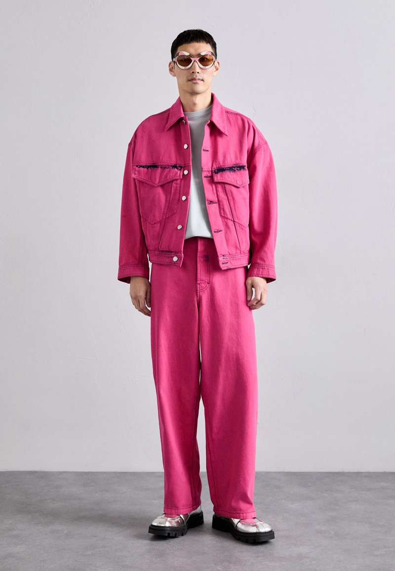 Études LOOSE JACKET - Denim jacket - fuchsia