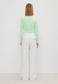 comma Sweter