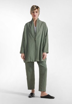 Pitkä takki - green sage