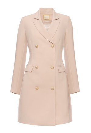 Beżowy płaszcz dwurzędowy o dopasowanym kroju, z długimi rękawami i dwiema przednimi kieszeniami. Posiada złote guziki oraz gładką teksturę materiału.