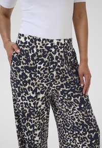 Bon'A Parte SYBEL - Stoffhose - blue grey leopard print