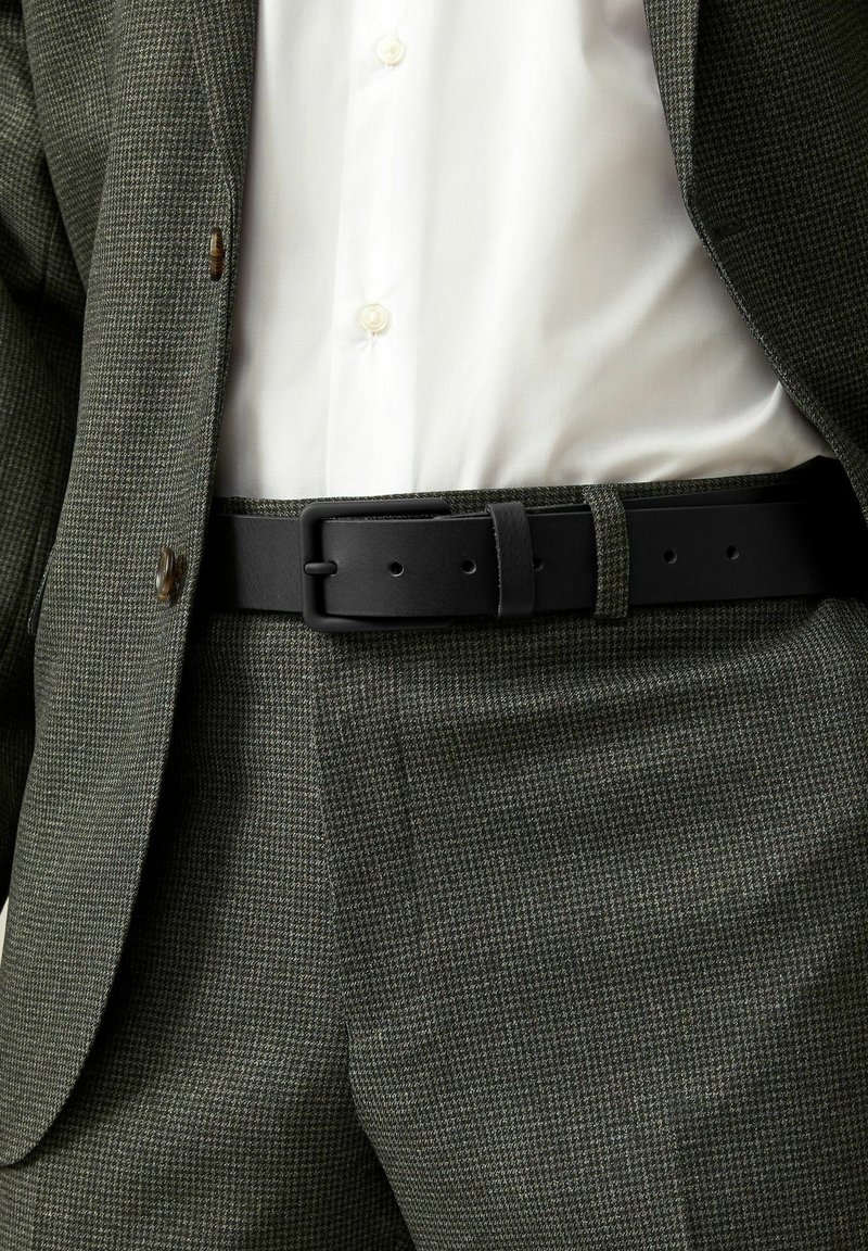 Next Remen - black dark