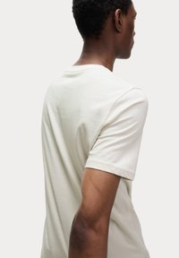 Marks & Spencer REGULAR FIT CREW NECK - T-shirt basic - cream
