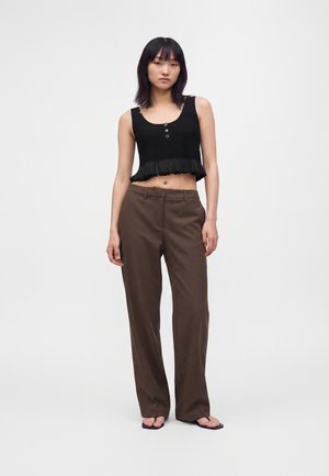 Guess, NEW JOANDRA PERFECT PANT RELAX - Панталони - heather coffee taupe