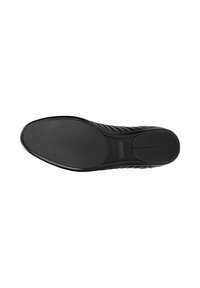Suola nera di scarpa con una base liscia e piatta, caratterizzata da un motivo testurizzato e un sottile dettaglio del logo. Realizzata in gomma con un design elegante.