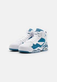 Jordan JUMPMAN MVP - Kosárlabdacipők - white/industrial blue/wolf grey