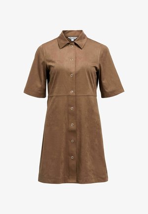 Vestido camisas marrón hecho de material suave, con cuello tipo solapa, mangas cortas, cierre frontal de botones y una textura sutil.
