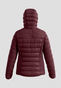 Burgunderfarbene gepolsterte Jacke mit Kapuze, mit gestepptem Design, glatter Textur und taillierter Silhouette. Die Rückansicht zeigt eine saubere Verarbeitung.