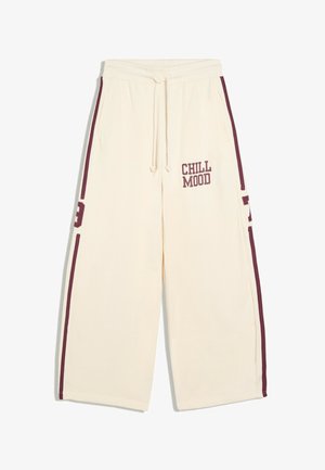 Bershka, WIDE-LEG EMBROIDERED PLUSH - TROUSERS - Pantalon de survêtement - beige