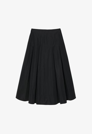 Zwarte geplooide rok van gladde stof. A-lijn vorm met een hoge tailleband en een ruwe zoom, met diepe plooien voor extra volume.