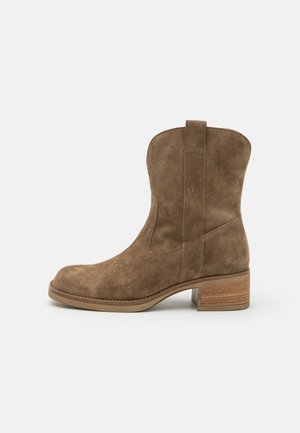 Cowboy/biker ankle boot - farro