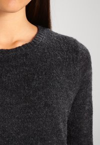 Object Sweter