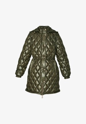 Cappotto imbottito verde oliva trapuntato con finitura lucida, vita regolabile con coulisse, chiusura a bottoni e orlo con zip; presenta un colletto alto e polsini elasticizzati.
