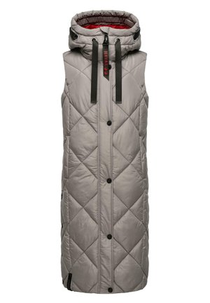 Gilet lungo grigio trapuntato con cappuccio, dotato di cordini neri, bottoni frontali e fodera interna rossa. Texture opaca.