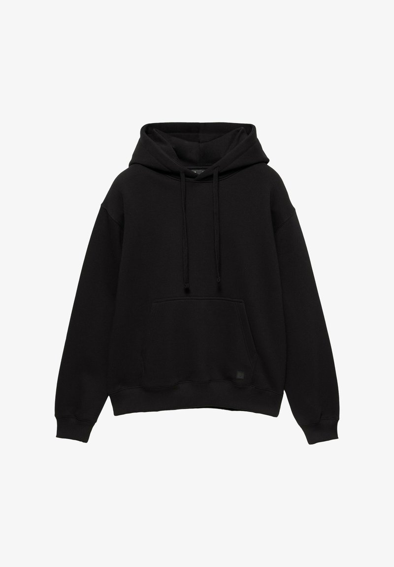 Sweat à capuche noir à manches longues avec poche kangourou à l'avant et cordon réglable sur fond blanc.