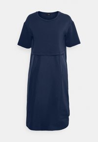 Dunkelblaues Kleid aus weichem Stoff mit Rundhalsausschnitt, kurzen Ärmeln und lockerer Passform sowie einem geschichteten Design in der Taille.
