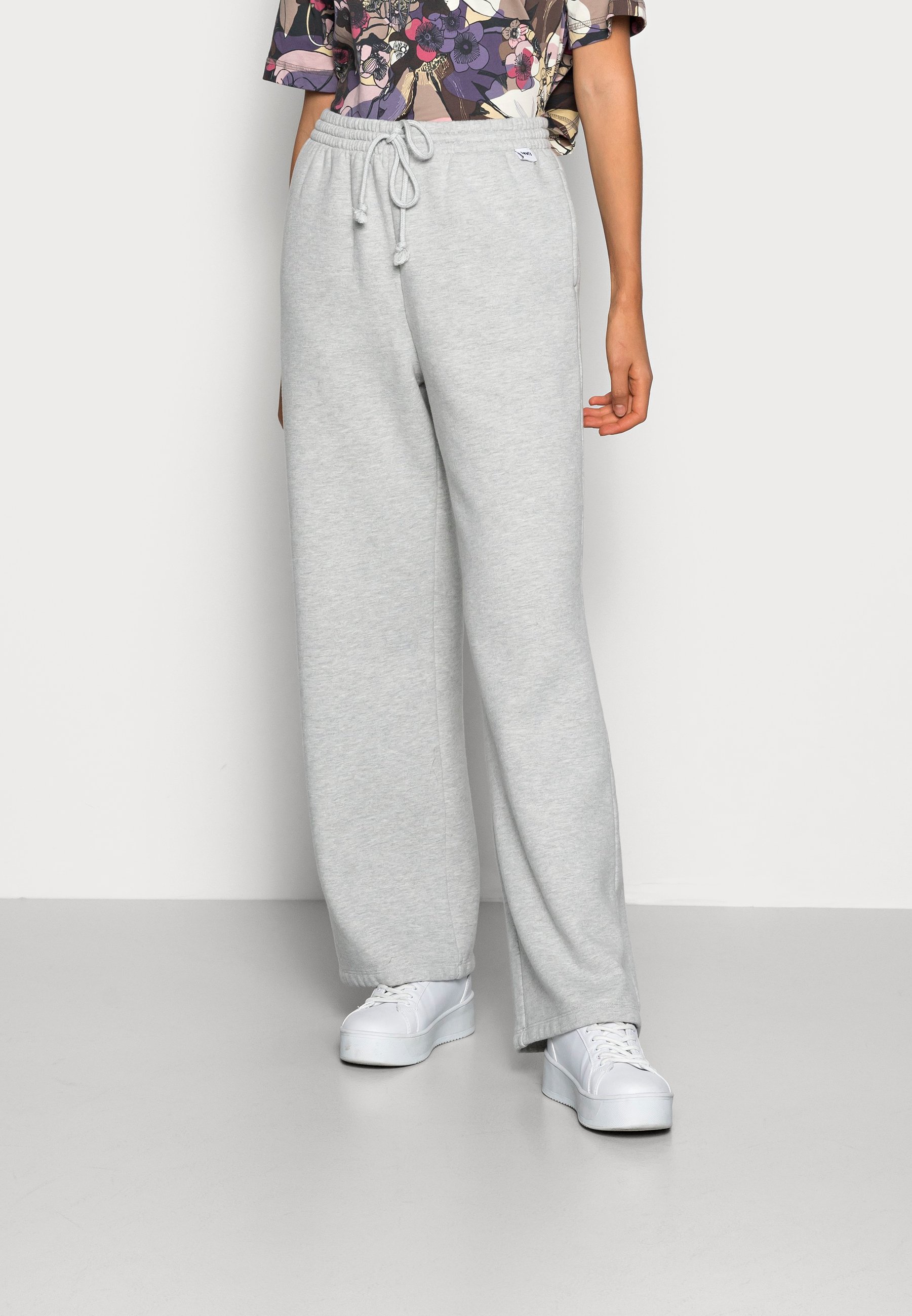 Arriba 31+ imagen levi's apartment sweatpants Thptnganamst.edu.vn