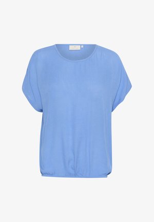 Hele sinine lühikeste varrukatega pluus, mis on valmistatud pehmest kangast, ümmarguse kaelusega ja kokku volditud äärega, mis tagab lõdva istuvuse.