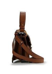 Bruine leren handtas met een gestructureerde vorm, gouden accenten, een bovenhandvat en een afneembare schouderriem.