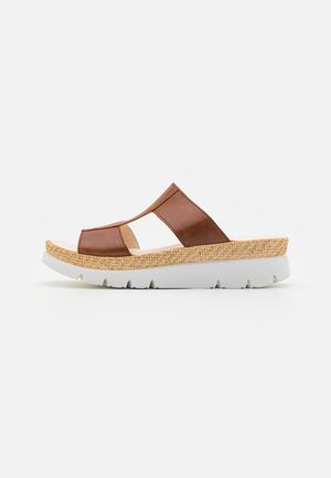 Slip-on sandaler - cognac