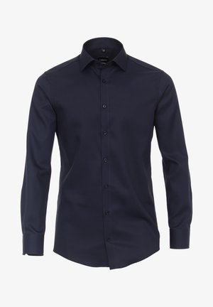 Marineblauw langemouwen shirt van gladde stof, met een puntkraag, zes knopen aan de voorkant en knoopmanchetten.