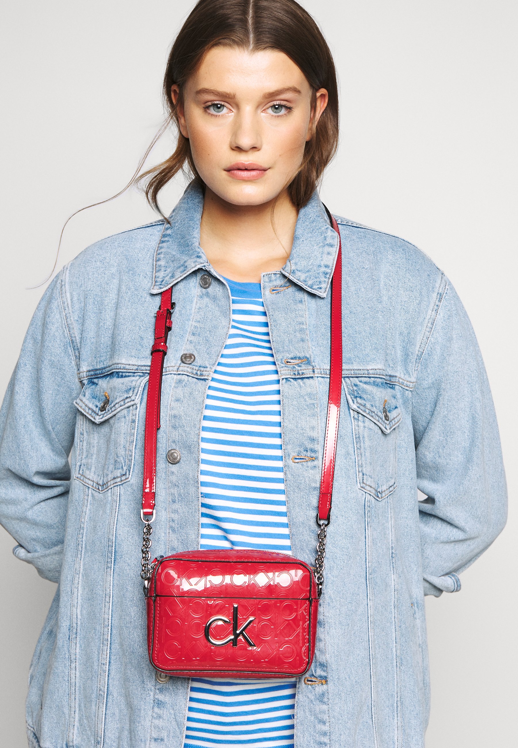 calvin klein re lock camera bag