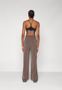 Nike Performance BLISS TROUSER - Bukse - ironstone clear