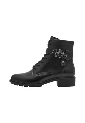 Bottines en cuir noir avec lacets, accent de boucle, texture lisse, bout rond et petit talon carré. Vue de côté sur fond blanc.