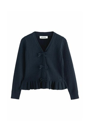 Granatowy sweter rozpinany z warkoczowym splotem, dekoltem w serek, trzema kokardkowymi zapięciami z przodu, długimi rękawami i falbanką u dołu, marki Clarks.