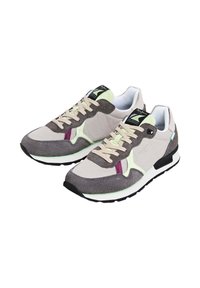 Tenisky s kombináciou svetlošedej a tmavosedej semišovej kože, s akcentami v mätovej zelenej a burgundskej farbe. Rovné šnúrky a čierna gumová podošva.