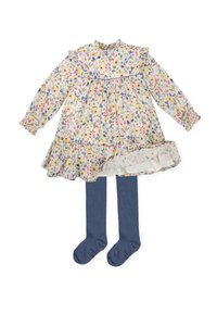 Vestido floral de manga larga con cuello rizado, con patrones en amarillo, rosa y azul; combinado con medias azules. El vestido presenta una falda acampanada.