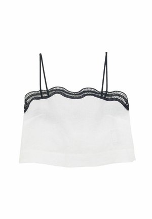 Weißes Camisole-Top aus leichtem Stoff, mit dünnen Trägern und schwarzer, gezackter Spitzenborte entlang des Ausschnitts.