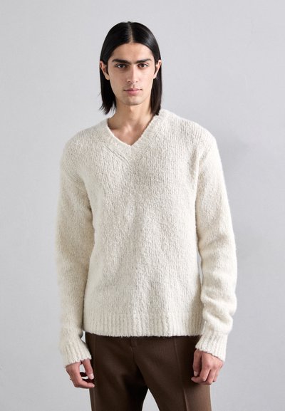 Filippa K SOFT V NECK SWEATER - Пуловер - cream white