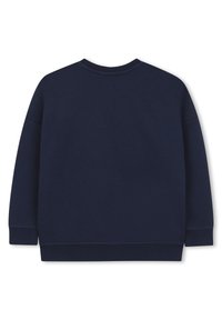 Felpa blu navy con scollo rotondo, maniche lunghe, polsini a costine e orlo. Realizzata in materiale morbido, priva di motivi o dettagli aggiuntivi.