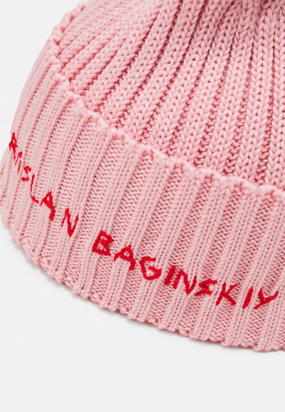 RUSLAN BAGINSKIY HAND-EMBROIDERED BEANIE - Kootud müts - pink
