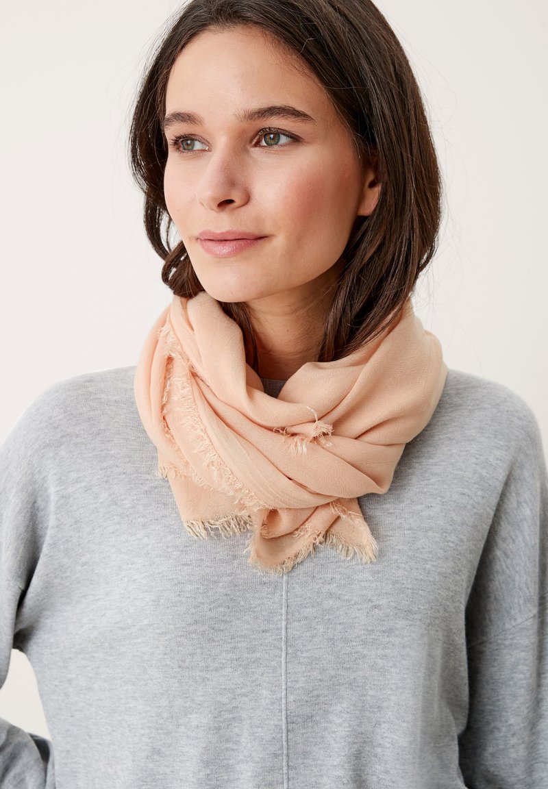 s.Oliver Sjaal - sand