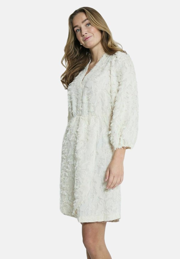 TYRELL - Freizeitkleid - gardenia