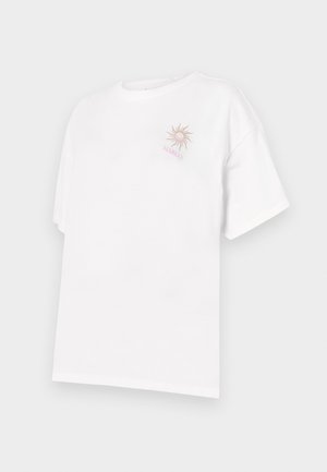 Tricou alb din bumbac, cu o croială lejeră, având o grafică mică a soarelui în nuanțe de bej și roz pe partea stângă a pieptului. Mâneci scurte.