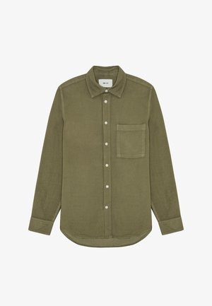Olijfgroene overhemd met lange mouwen, gemaakt van textuurstof. Heeft een knoopsluiting aan de voorkant, een kraag, een enkele borstzak en een ronde zoom.