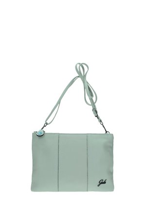Borsa a tracolla in pelle verde chiaro con una finitura liscia, caratterizzata da tre cuciture verticali, una tracolla rimovibile e un piccolo accento blu.