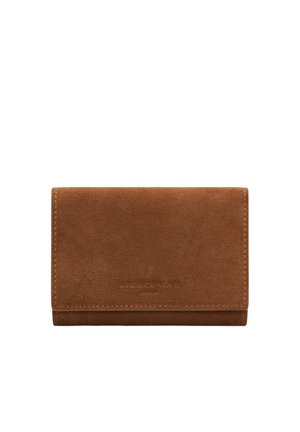Portafoglio rettangolare in pelle marrone con cuciture visibili e chiusura a patta richiudibile, posizionato su uno sfondo bianco.