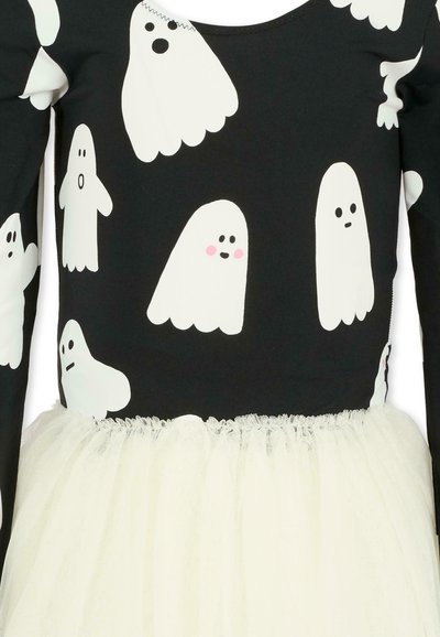 Abito nero a maniche lunghe con stampe di fantasmi bianchi e dettagli rosa, caratterizzato da una gonna in tulle bianco vaporoso e un corpetto aderente.