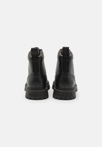 Tommy Jeans Šněrovací kotníkové boty - black