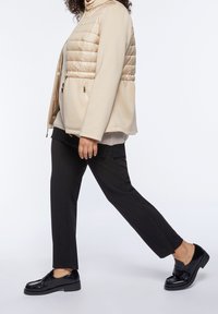 Fiorella Rubino Välikausitakki - beige