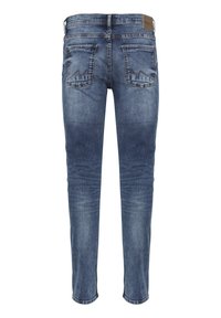 Blå denimjeans med slim fit, som har två bakfickor med ett zigzagstickningsmönster och en läderlogotyp på midjebandet.