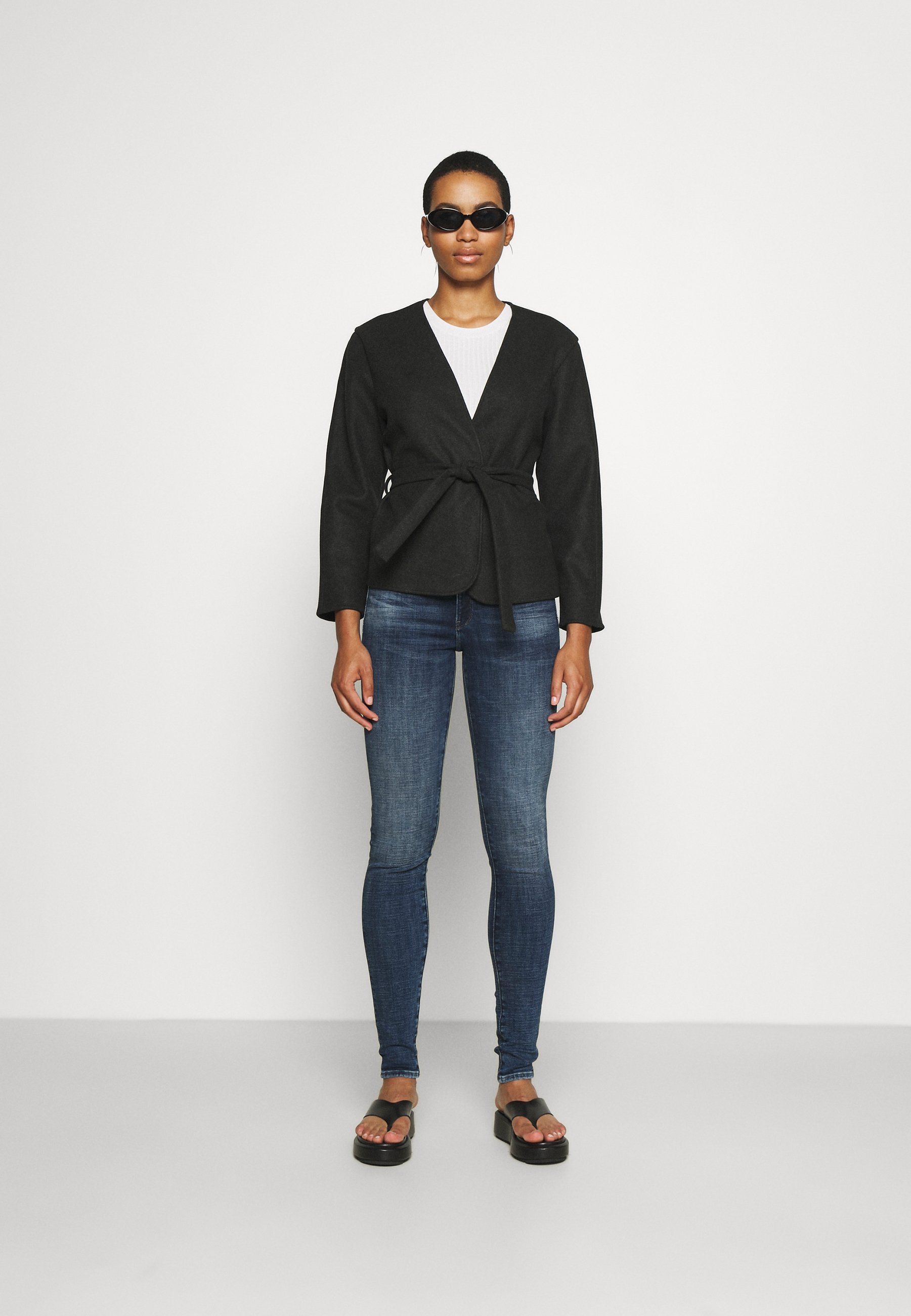 Damen ONLTRILLION SHORT BELT JACKET - Blazer Damen ONLTRILLION SHORT BELT JACKET - Blazer
