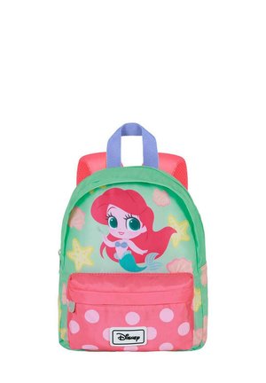 Mochila infantil en color verde, con un diseño de sirena, acentuada con lunares rosas y un bolsillo frontal. Doble tirantes.