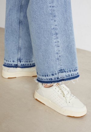 ELLIZY - Trainers - off white