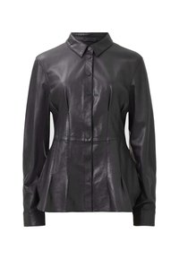 Giacca camicia in pelle nera con colletto, chiusura frontale a bottoni e dettagli plissettati sui lati. Tessuto liscio e vestibilità su misura.
